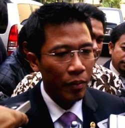 Tifatul: Proses Saja Misbakhun
