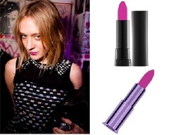 Seksi & Elegan Dengan Lipstik Fuchsia