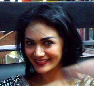 Bibir Merah Krisdayanti