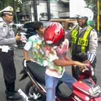 Konvoi Rayakan Kelulusan, Polisi Tindak Pelanggar Tak Ber-Helm