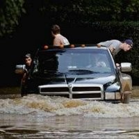 Membedakan Mobil Yang Terserang Banjir