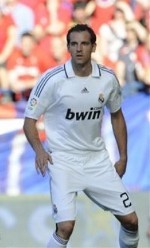 Metzelder Pulang Kampung