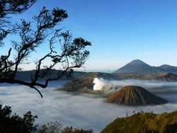 Bromo Masuk Tiga Besar Gunung Terbaik di Dunia bagi Pendaki