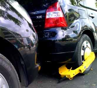 Akibat Parkir Sembarangan