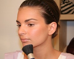 Trik Merias Wajah Agar Tampil Natural