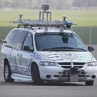 Nyetir Mobil dengan Mata, Bukan Tangan 