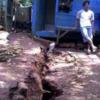 Gempa Kecil Terus Kejutkan Warga