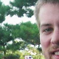 Penemu iPhone 4 Konon Anak Baik-Baik