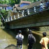 Tergerus Banjir, Satu Jembatan Ambrol di Malang 