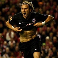 Forlan Kembali Lukai Liverpool di Anfield