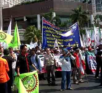 Ratusan Buruh Tiba di Bunderan HI