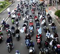 Iring-iringan Buruh Menuju Istana