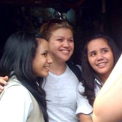 Konser Kelly Clarkson Jempolan