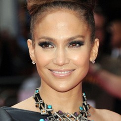 Jennifer Lopez Ngidam Main Bareng Johnny Depp