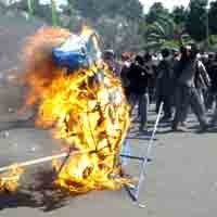 Buruh Bakar Poster SBY-Boediono