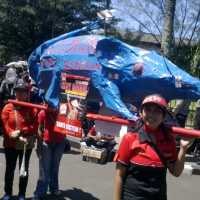 Dilarang Bawa Binatang, KASBI Buat Tikus Raksasa Dari Kertas