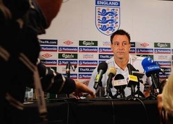 Terry Masih Ingin Kapten