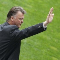 Senyum Lebar Van Gaal 
