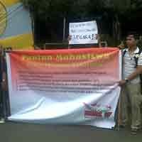 Mahasiswa Demo Tolak Privatisasi Pendidikan