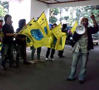 PMII Geruduk DPRD Kota Bandung