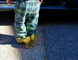 Memilih Sepatu Pertama Bagi Si Kecil