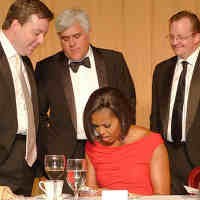 Butuh 5 Orang untuk Ajarkan Istri Obama Nge-tweet 