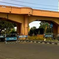 Unjuk Rasa Buruh, Dua Lajur Jalan Pahlawan Ditutup 