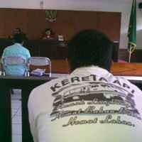 Terdakwa dan Saksi Adu Mulut