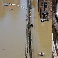 Banjir Hebat Landa AS, 18 Orang Tewas