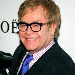 Sebut Yesus Gay, Elton John Dilarang Konser di Mesir