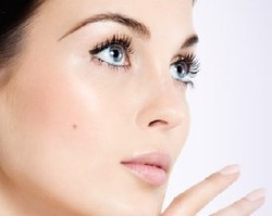 Meremajakan Kulit Wajah Dengan Masker Kombinasi