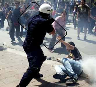 Rusuh di Yunani 3 Orang Tewas