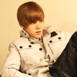 Enrique Iglesias: Lagu Baby Jadi Hoki Justin Bieber