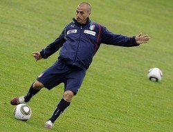 Canna Pensiun Usai Piala Dunia 2010