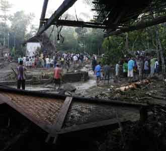 Trenggalek Terendam 4 Orang Tewas