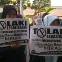 Tolak Perda, Mahasiswa Ajukan Bandrek Jadi Pengganti Miras