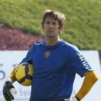 Usai Terkejut, Van Der Sar Mau Kejutan