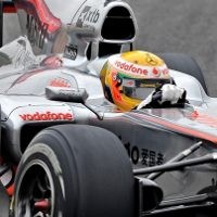 Hamilton Tercepat, Button Kedua