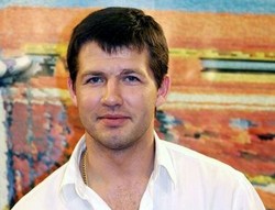 Untuk Bayar Utang, Sepatu Emas pun Dilego