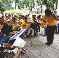 Orkestra Taman, Dari Surapati Sampai Washington DC