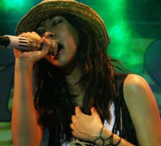 Sherina Cuek di Panggung