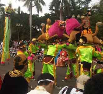 Parade Budaya di Monas