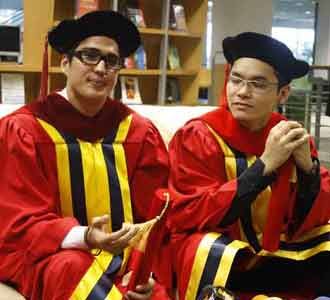 Wisuda Marcel Chandrawinata dan VJ Ben