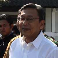 Boediono Tak Khawatir Tergusur Ical
