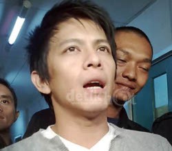 Ahmad Dhani Bantu Proyek Ariel di Luar Peterpan