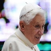 Dibuka, Layanan SMS Dukungan ke Paus 