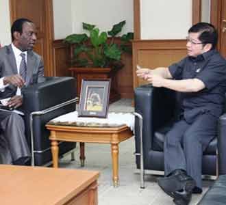 Menpera Terima Dubes Mozambique