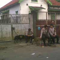 K-9 Disiagakan di Sisi Selatan Pasar Keputran