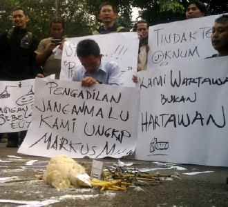 Wartawan Demo Tolak Kekerasan