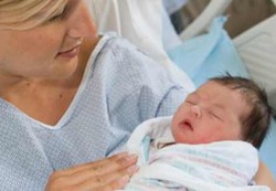 Ikatan Ibu dan Anak Lebih Kuat dari Ayah Karena Oksitosin